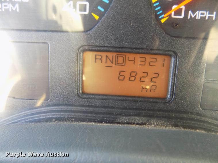 image for item DD2891 2006 International 7300 digger derrick truck