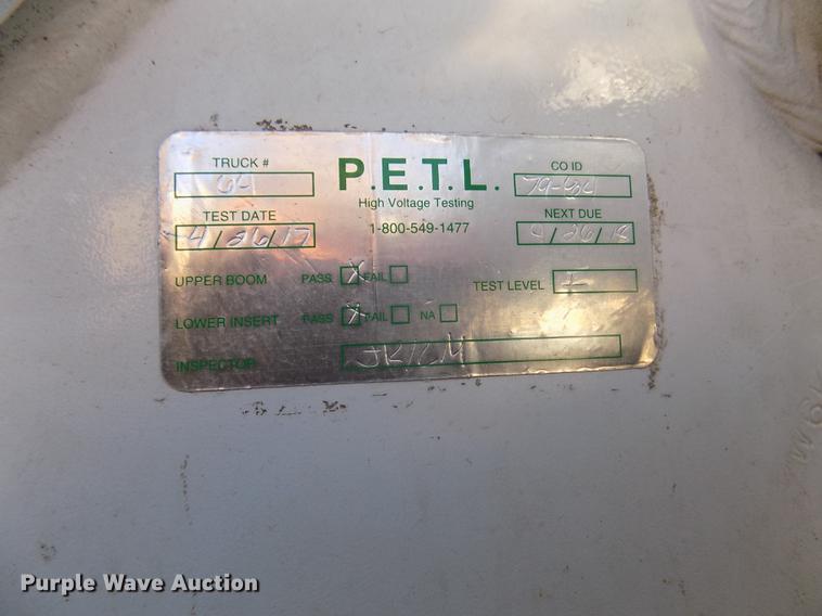 image for item DD2891 2006 International 7300 digger derrick truck