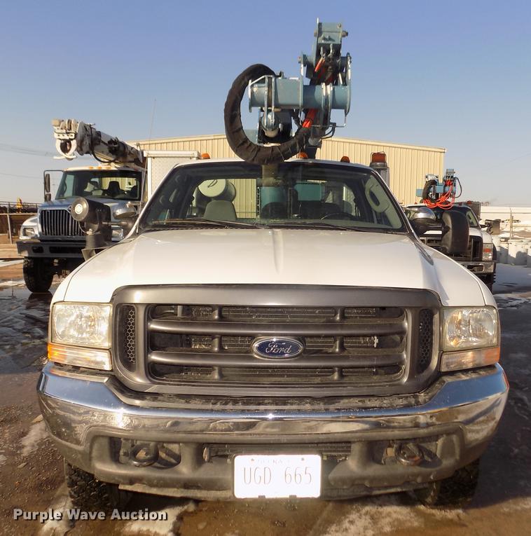 image for item DD2892 2004 Ford F550 Super Duty XL bucket truck