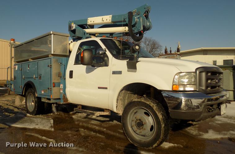 image for item DD2892 2004 Ford F550 Super Duty XL bucket truck