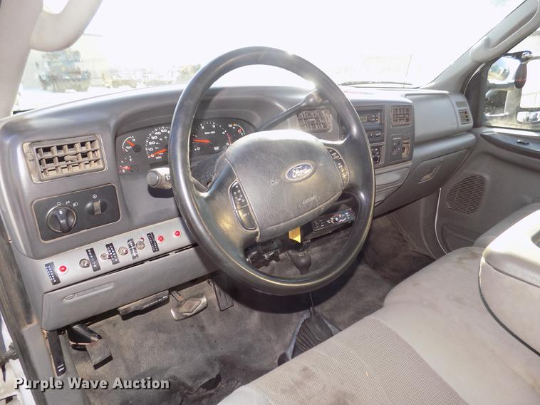 image for item DD2892 2004 Ford F550 Super Duty XL bucket truck