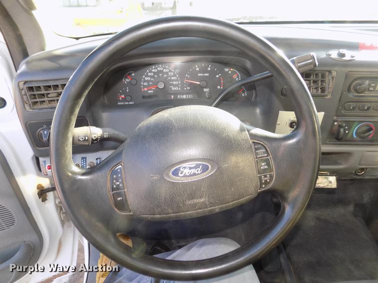 image for item DD2892 2004 Ford F550 Super Duty XL bucket truck