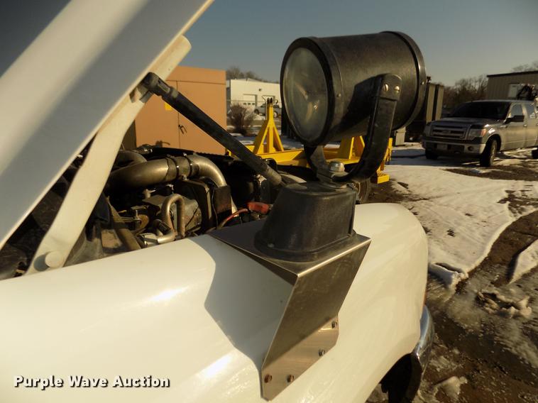 image for item DD2892 2004 Ford F550 Super Duty XL bucket truck