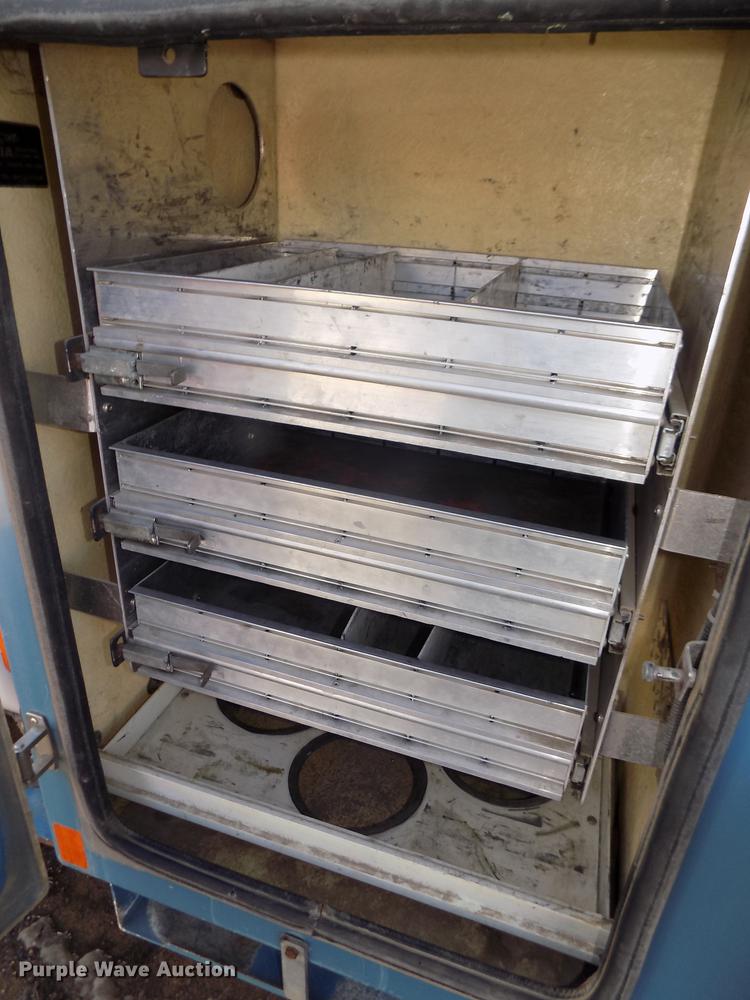 image for item DD2892 2004 Ford F550 Super Duty XL bucket truck