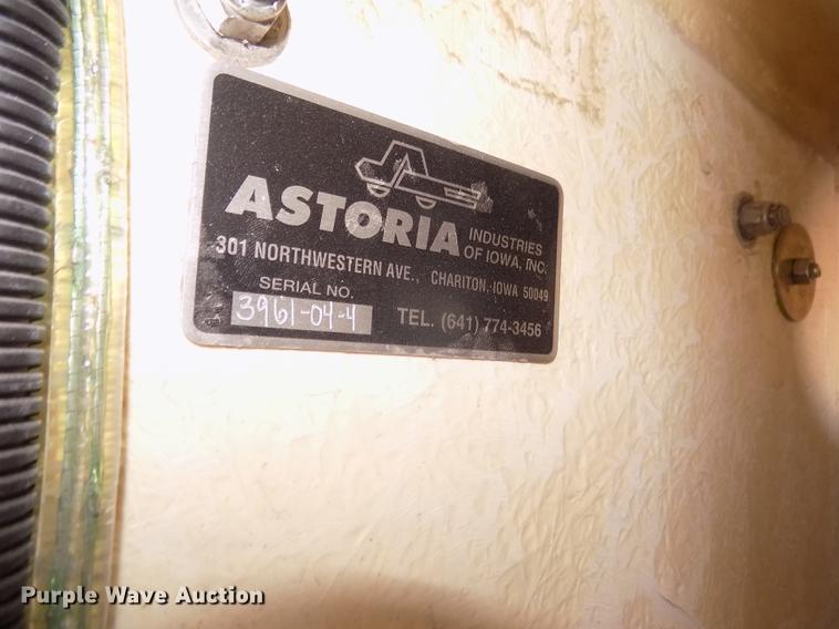 image for item DD2892 2004 Ford F550 Super Duty XL bucket truck