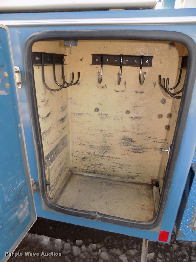 image for item DD2892 2004 Ford F550 Super Duty XL bucket truck