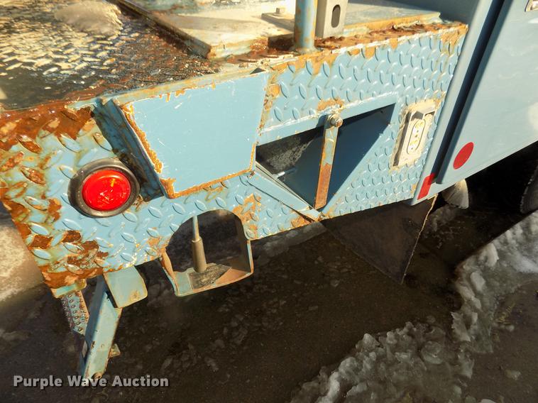 image for item DD2892 2004 Ford F550 Super Duty XL bucket truck