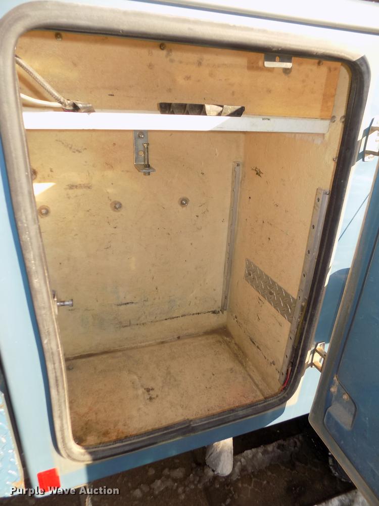 image for item DD2892 2004 Ford F550 Super Duty XL bucket truck