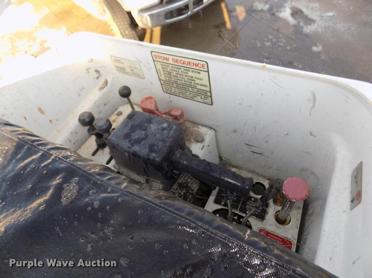 image for item DD2892 2004 Ford F550 Super Duty XL bucket truck