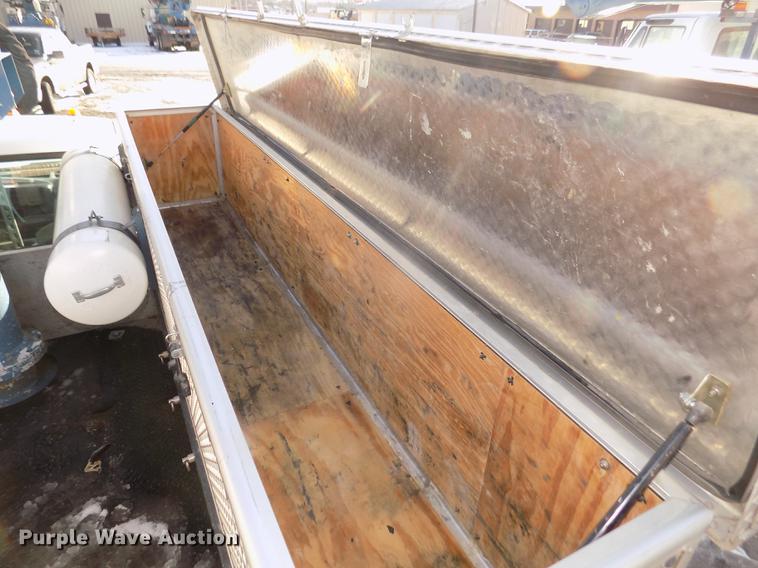 image for item DD2892 2004 Ford F550 Super Duty XL bucket truck