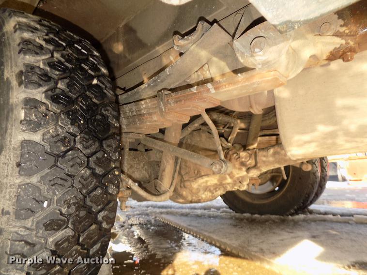 image for item DD2892 2004 Ford F550 Super Duty XL bucket truck