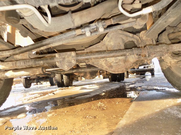 image for item DD2892 2004 Ford F550 Super Duty XL bucket truck