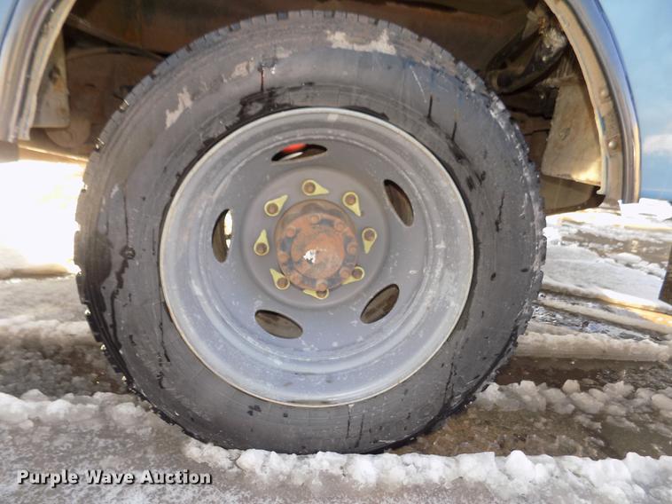 image for item DD2892 2004 Ford F550 Super Duty XL bucket truck