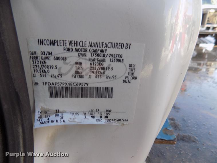 image for item DD2892 2004 Ford F550 Super Duty XL bucket truck