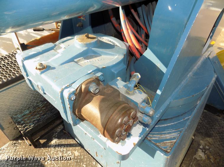 image for item DD2893 2003 International 7400 bucket truck