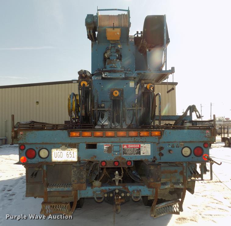 image for item DD2894 2004 International 7400 digger derrick truck