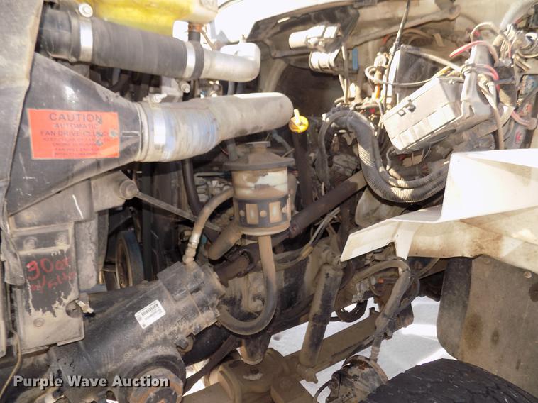 image for item DD2894 2004 International 7400 digger derrick truck