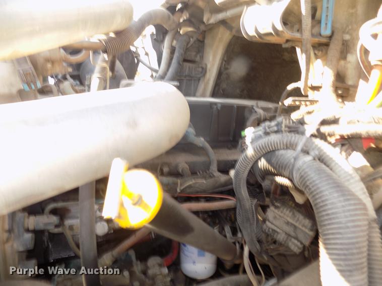 image for item DD2894 2004 International 7400 digger derrick truck