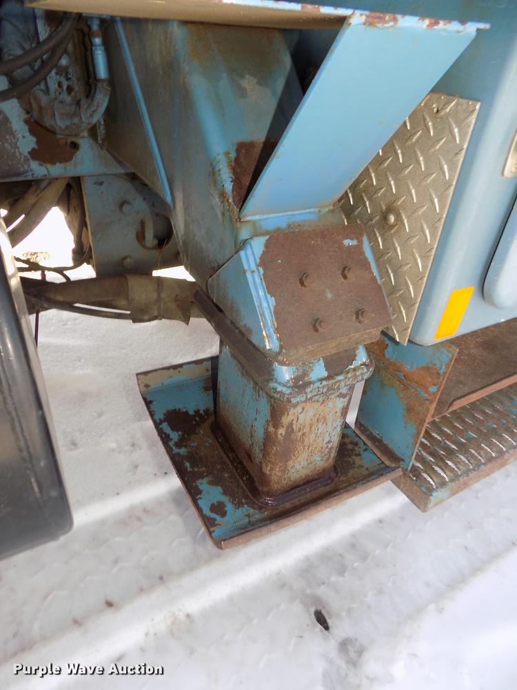 image for item DD2894 2004 International 7400 digger derrick truck