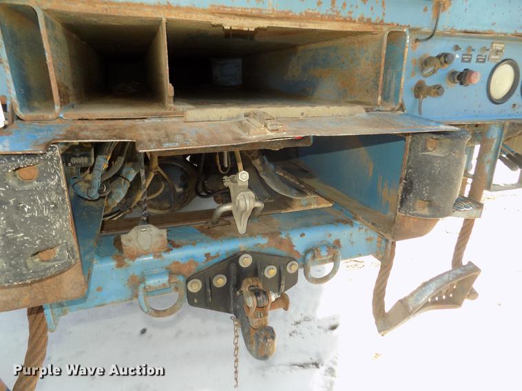 image for item DD2894 2004 International 7400 digger derrick truck