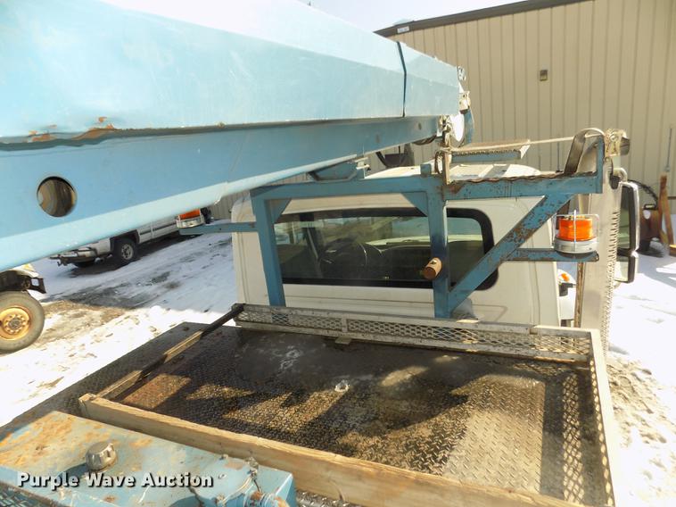 image for item DD2894 2004 International 7400 digger derrick truck