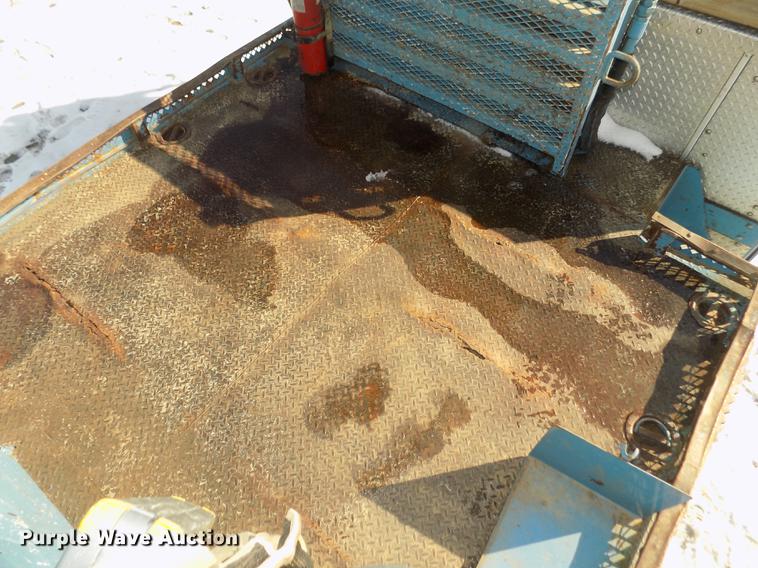 image for item DD2894 2004 International 7400 digger derrick truck