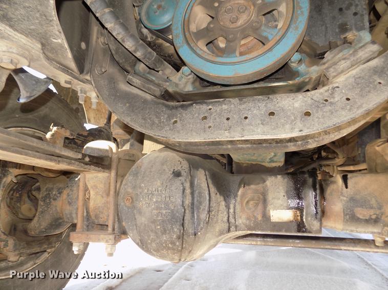 image for item DD2894 2004 International 7400 digger derrick truck