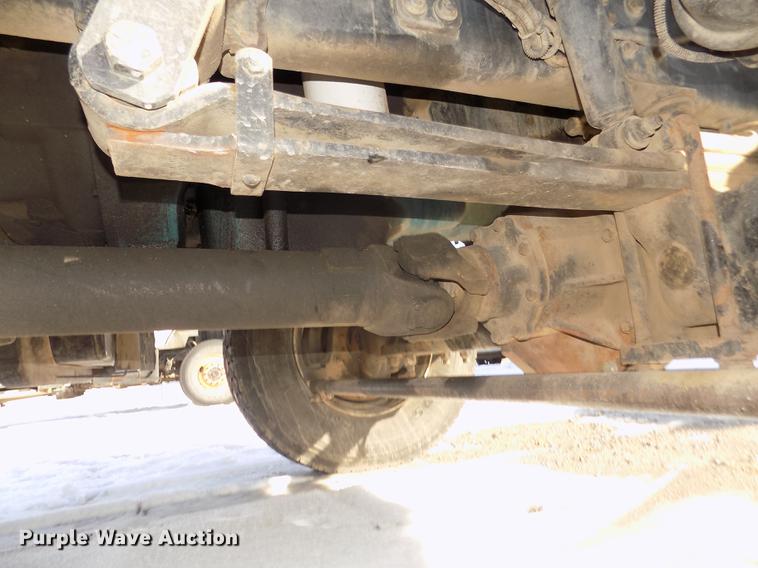 image for item DD2894 2004 International 7400 digger derrick truck