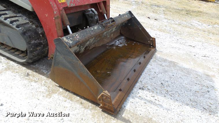 image for item DD9026 2014 Takeuchi TL10 skid steer