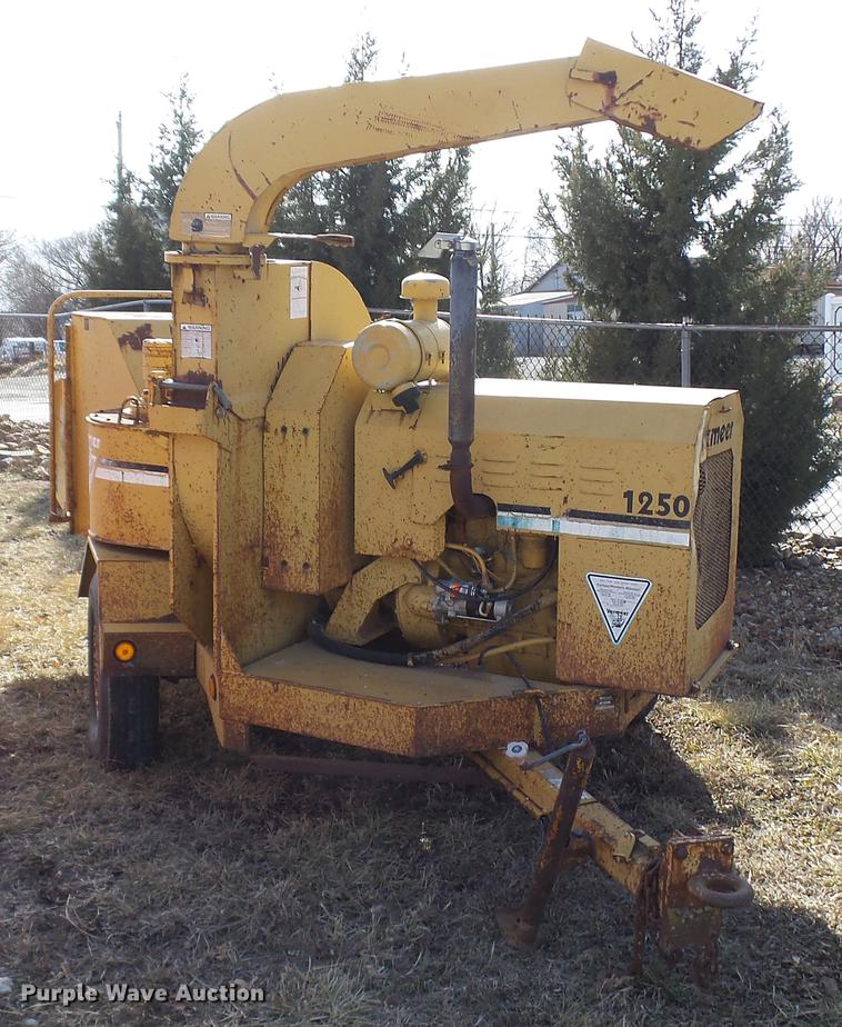 image for item DD9038 1993 Vermeer BC1250 chipper
