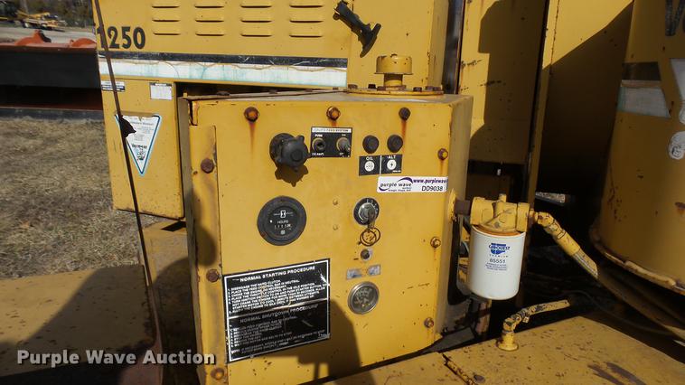 image for item DD9038 1993 Vermeer BC1250 chipper