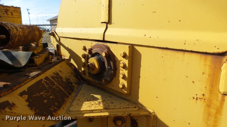 image for item DD9038 1993 Vermeer BC1250 chipper