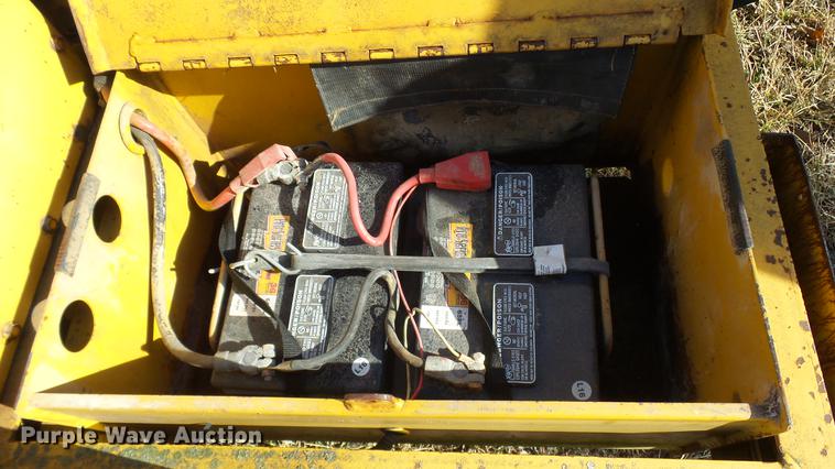 image for item DD9038 1993 Vermeer BC1250 chipper