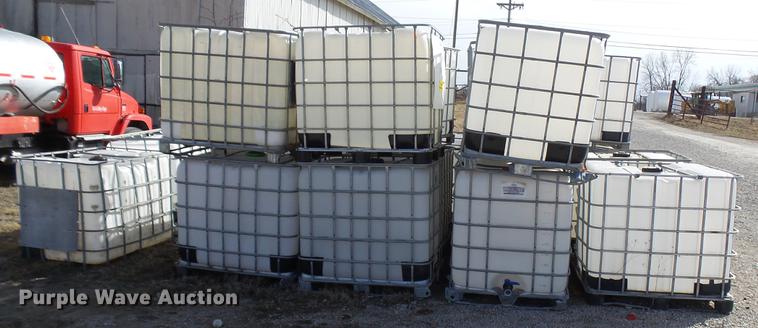 image for item DD9039 (20) 275 gallon totes