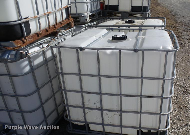 image for item DD9039 (20) 275 gallon totes