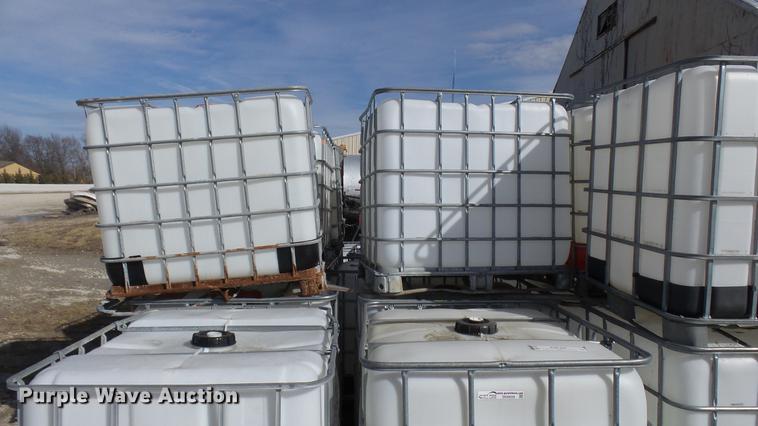 image for item DD9039 (20) 275 gallon totes