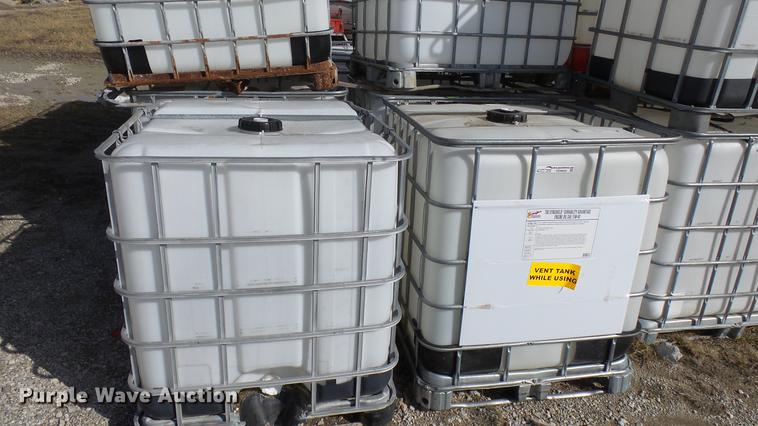 image for item DD9039 (20) 275 gallon totes