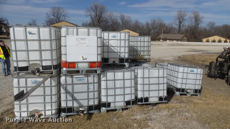 image for item DD9039 (20) 275 gallon totes