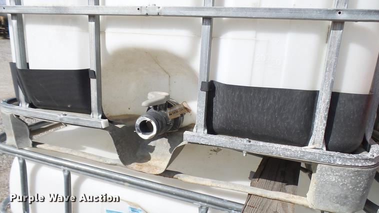 image for item DD9039 (20) 275 gallon totes