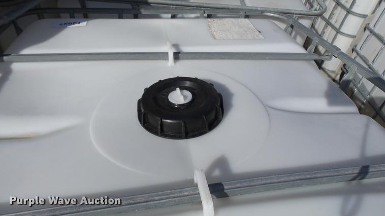 image for item DD9039 (20) 275 gallon totes