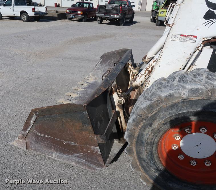image for item DD9564 1977 Bobcat 974 skid steer