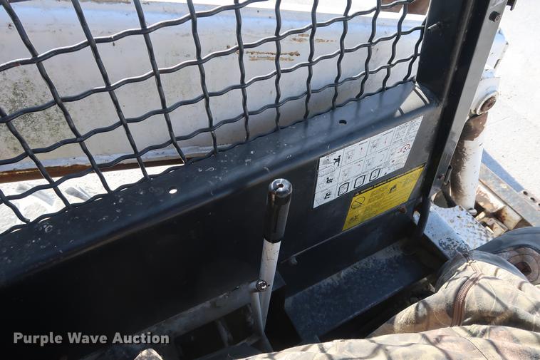 image for item DD9564 1977 Bobcat 974 skid steer