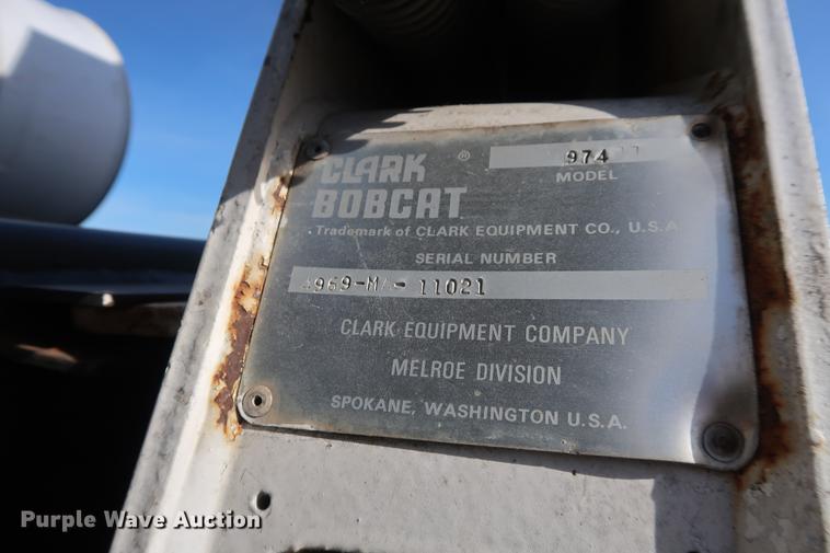 image for item DD9564 1977 Bobcat 974 skid steer