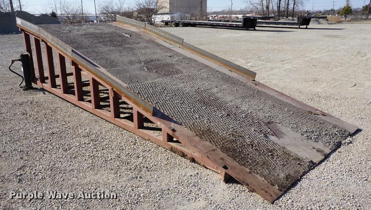 image for item DE3136 Loading dock