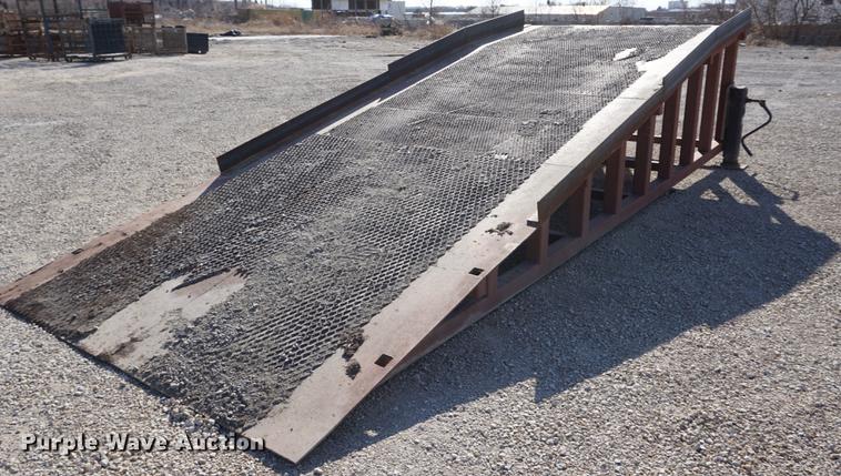 image for item DE3136 Loading dock