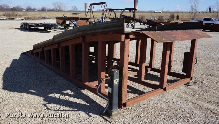 image for item DE3136 Loading dock