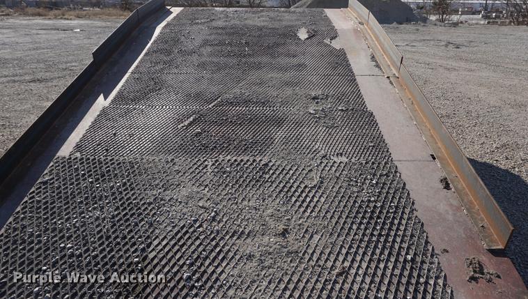 image for item DE3136 Loading dock