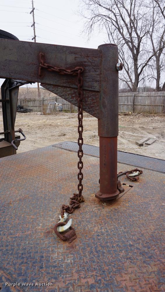 image for item DE3140 2006 shop built equipment trailer