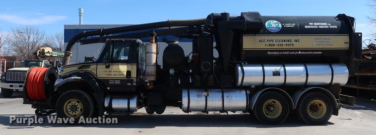 image for item DF3540 2006 International 7600 vacuum truck