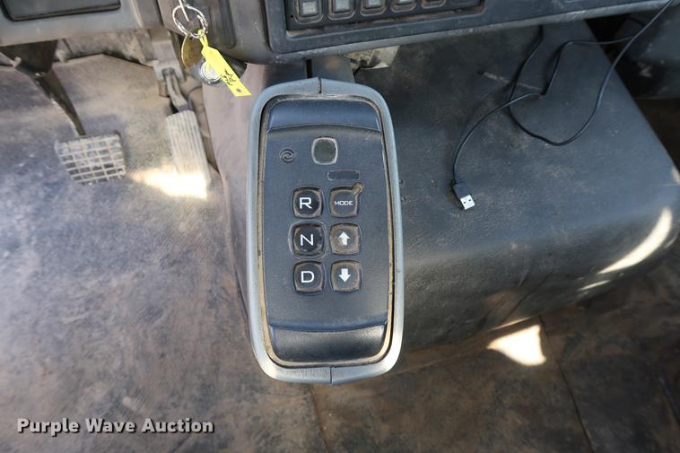 image for item DF3540 2006 International 7600 vacuum truck